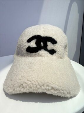 Chanel 25P Shearling Lambskin CC Baseball Cap Ivory NWT Receipt Dust Bag